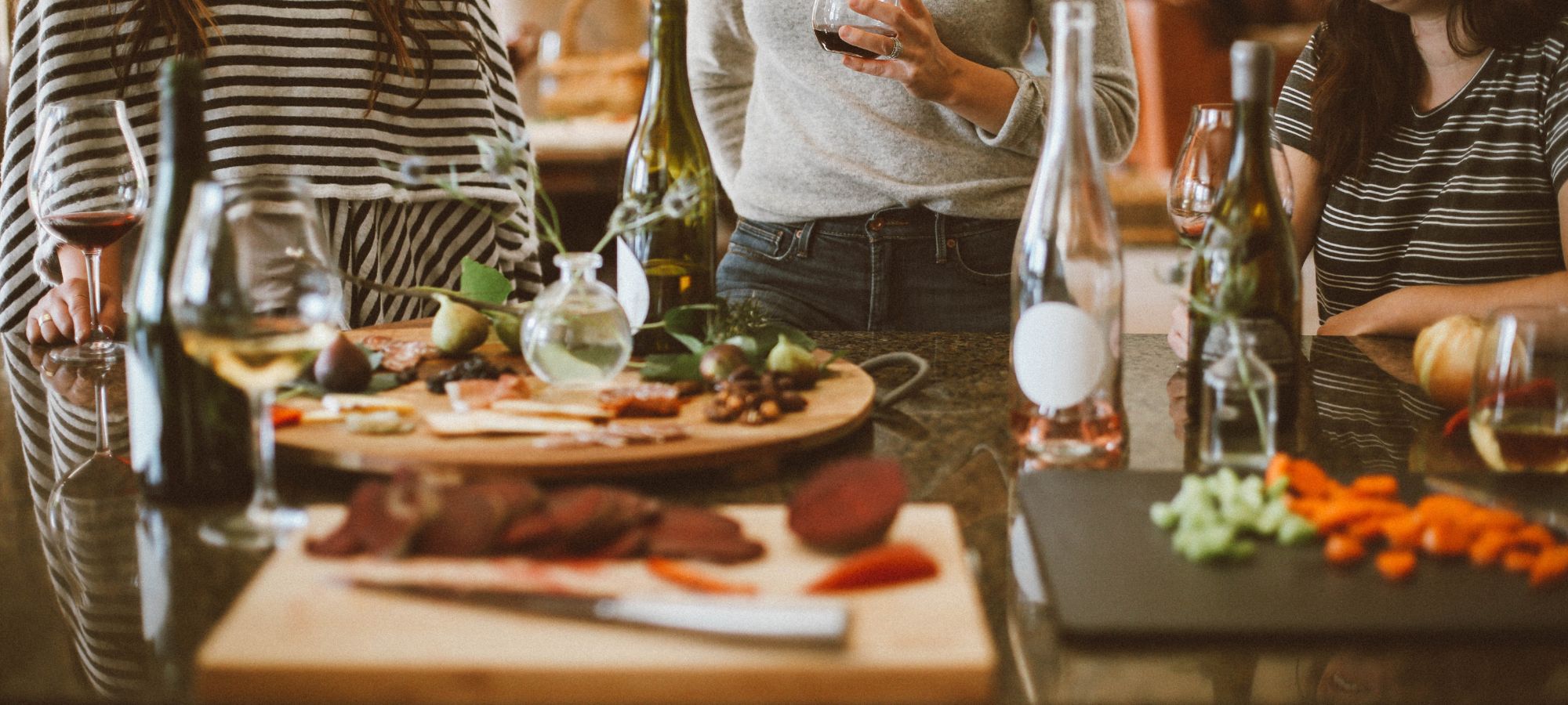 What To Take To A Dinner Party Thortful